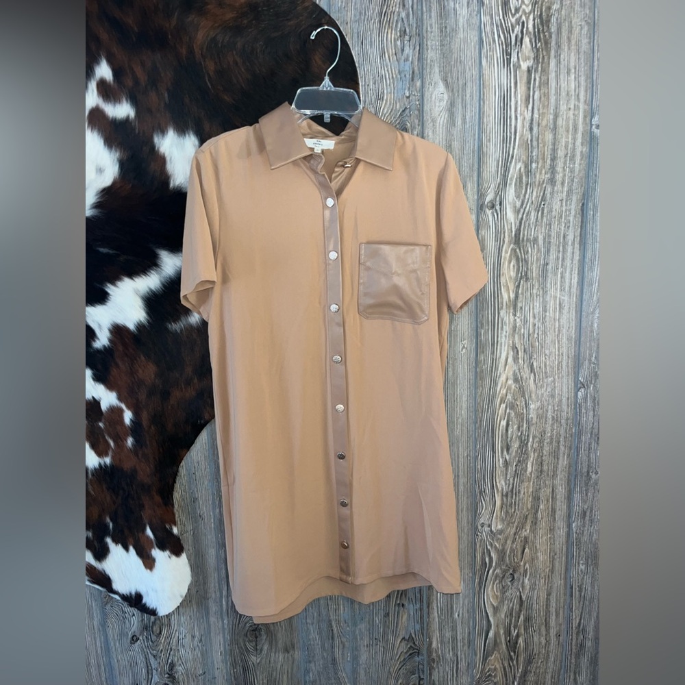 Entro size small button up collared faux leather detail pocket mini dress nwot